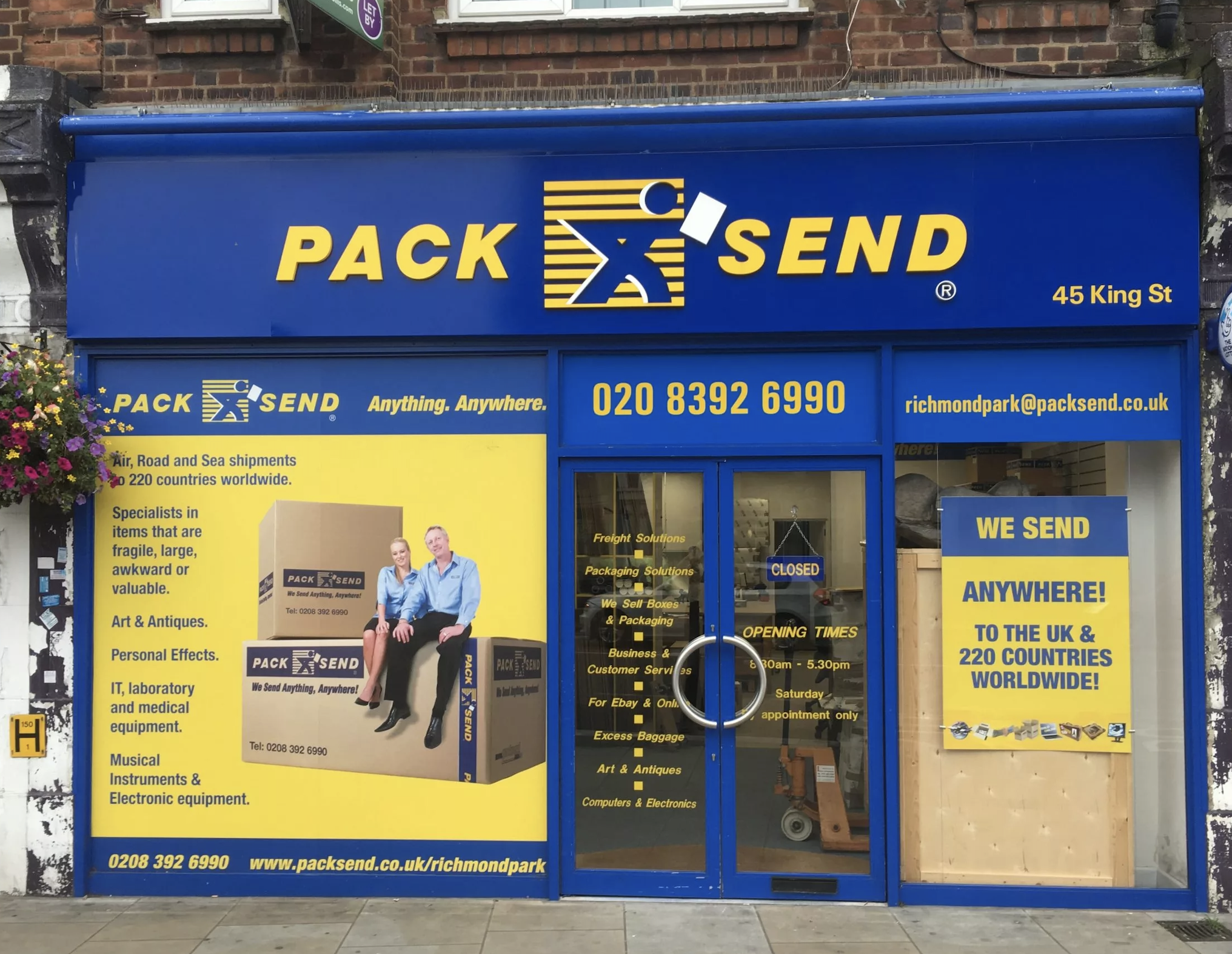 Pack & Send store